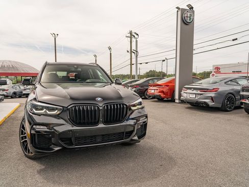 Used 2019 BMW X5 xDrive50i w/ M Sport Package AWD/4WD image 11