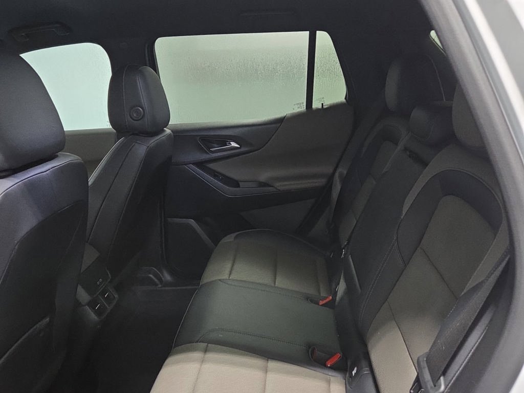 Used 2025 Chevrolet Equinox LT w/ Convenience Package II AWD/4WD image 2