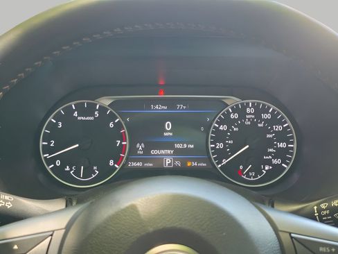 Used 2024 Nissan Sentra SR w/ SR Premium Package FWD image 20
