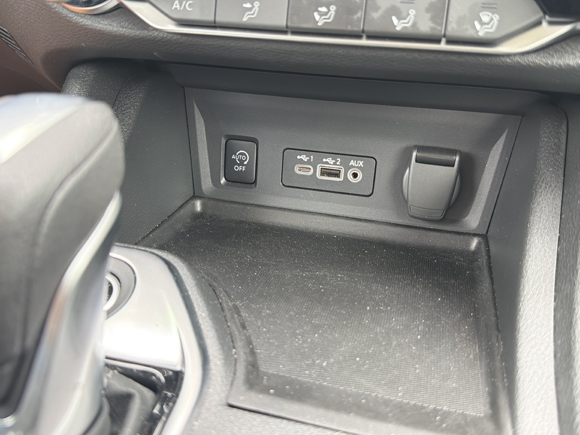 Used 2025 Nissan Sentra SV w/ Trunk Package FWD image 31