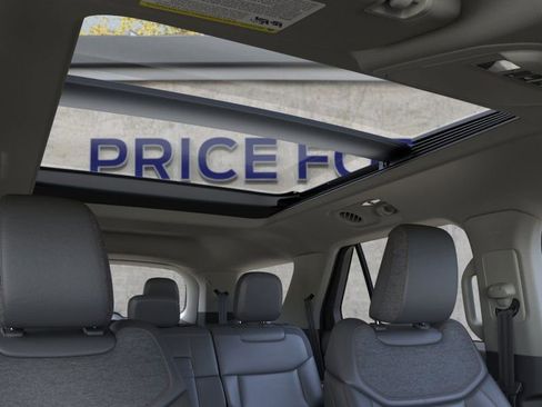 Used 2025 Ford Explorer Active w/ Active Comfort Package image 22