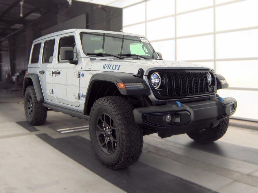 Used 2024 Jeep Wrangler Unlimited AWD/4WD image 3