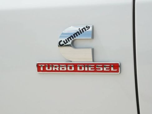 Used 2025 RAM 2500 Laramie AWD/4WD image 9