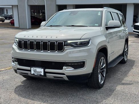 Used 2022 Jeep Wagoneer Series II w/ Premium Group I AWD/4WD image 10