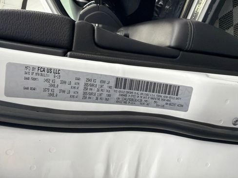 Used 2019 Jeep Grand Cherokee Limited image 32