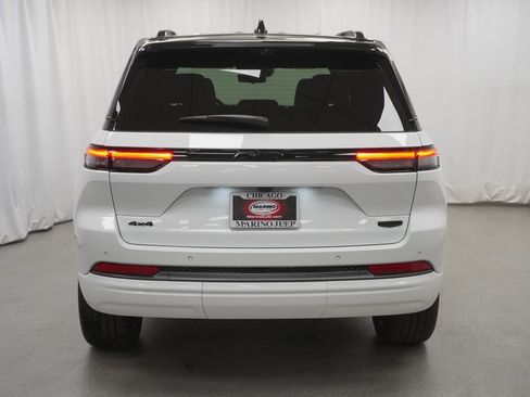 New 2026 Jeep Grand Cherokee Summit w/ Obsidian Package AWD/4WD image 10