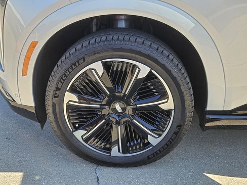 New 2025 Cadillac Escalade IQ Sport 1 w/ Smart Trailering package image 36