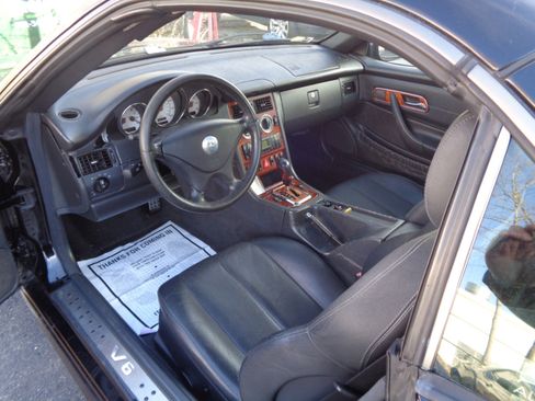 Used 2004 Mercedes-Benz SLK 320 image 7