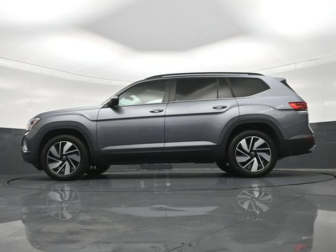Used 2024 Volkswagen Atlas SE FWD image 24