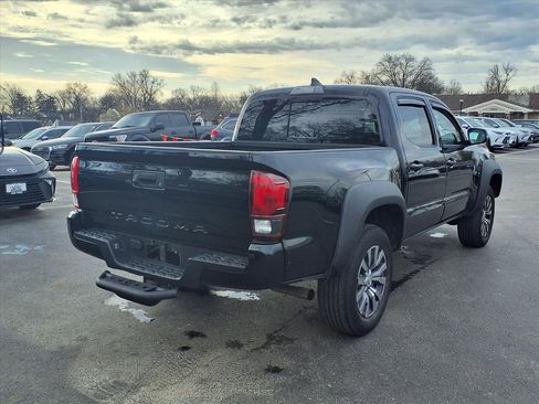 Used 2018 Toyota Tacoma TRD Off-Road image 4