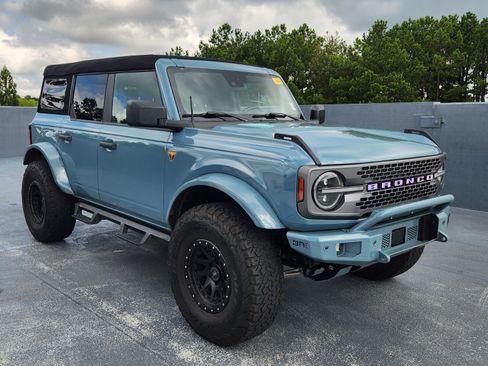 Used 2023 Ford Bronco Badlands w/ Sasquatch Package AWD/4WD image 7