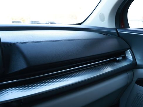 Used 2024 Kia Carnival LX image 25