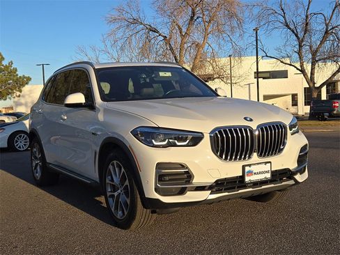 Used 2023 BMW X5 xDrive45e image 2
