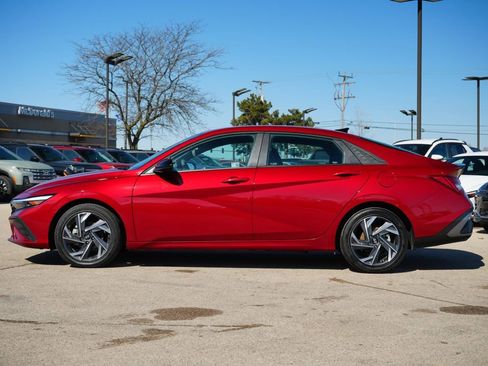 Certified 2025 Hyundai Elantra SEL image 4