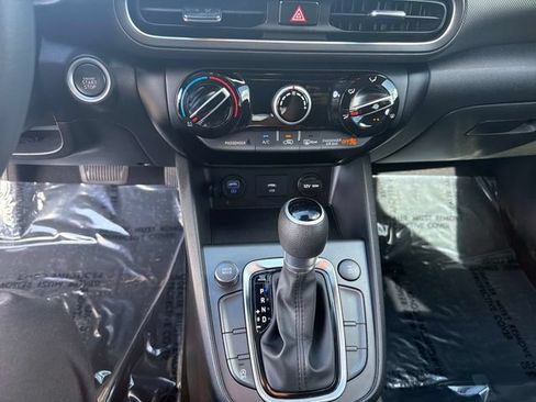 Used 2023 Hyundai Kona SEL AWD/4WD image 25