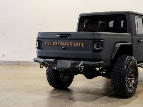 Used 2025 Jeep Gladiator Rubicon w/ Safety Group AWD/4WD image 38