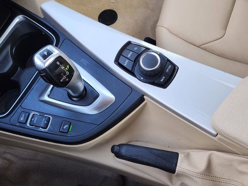 Used 2015 BMW 320i Sedan RWD image 20