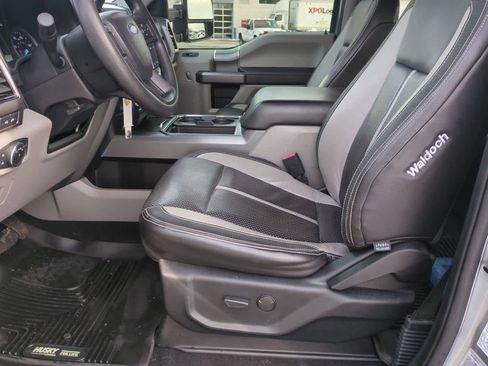 Used 2020 Ford F250 XLT w/ XLT Premium Package image 16