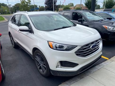 Used 2020 Ford Edge Titanium AWD/4WD image 2
