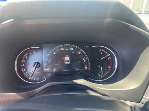 Used 2024 Toyota RAV4 XLE w/ Convenience Package FWD image 14