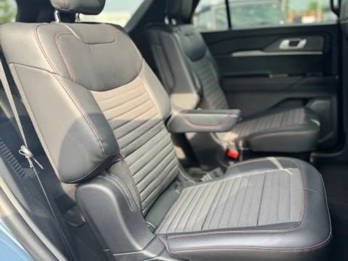 Used 2026 Ford Explorer ST-Line w/ ST-Line Street Pack RWD image 29
