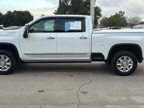 Certified 2024 Chevrolet Silverado 2500 High Country w/ Technology Package image 4