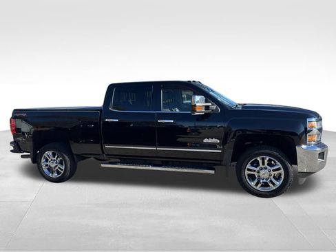 Used 2016 Chevrolet Silverado 2500 High Country w/ High Country Premium Package image 6