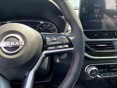 New 2025 Nissan Altima 2.5 SR w/ SR Premium Package image 24