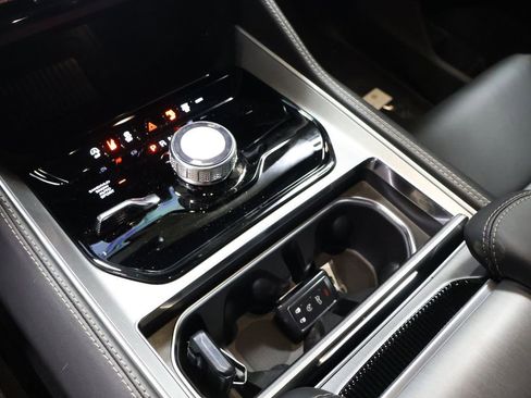 New 2026 Jeep Grand Wagoneer L Limited AWD/4WD image 24