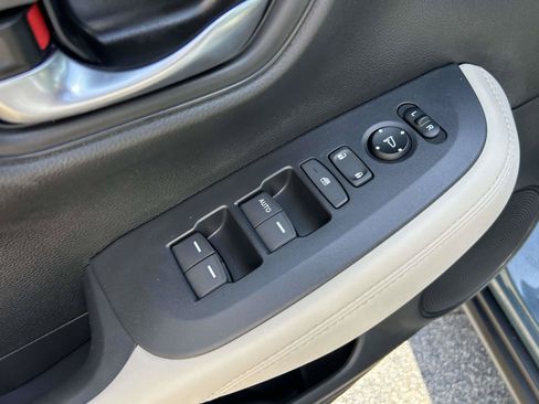 Certified 2025 Honda HR-V LX image 11