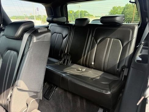 Used 2019 Ford Expedition Limited w/ Driver Assistance Package AWD/4WD image 16