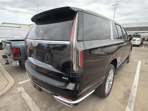 Used 2021 Cadillac Escalade ESV Premium Luxury image 3