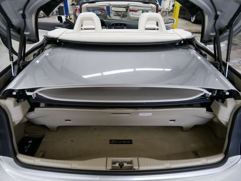Used 2011 Lexus IS 250C RWD image 10