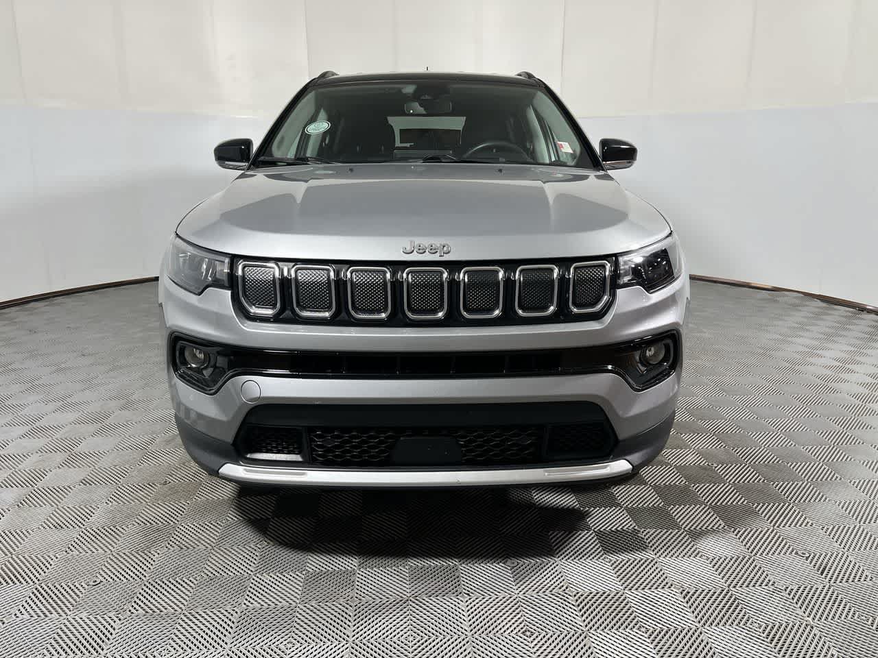 Used 2022 Jeep Compass Limited AWD/4WD image 3
