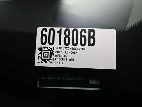 Used 2025 Lincoln Aviator Reserve AWD/4WD image 29