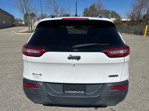 Used 2018 Jeep Cherokee Latitude Plus image 39