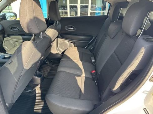 Used 2019 Honda HR-V EX image 11