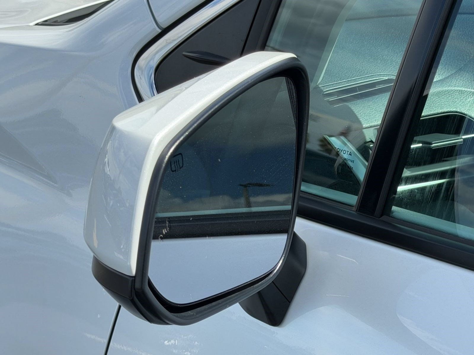 Used 2026 Toyota Sienna XLE FWD image 31