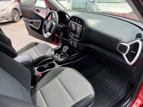 Used 2022 Kia Soul LX w/ Technology Package image 13