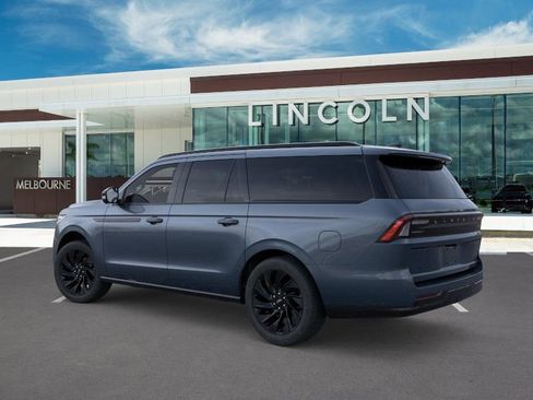 New 2026 Lincoln Navigator L Reserve w/ Jet Appearance Package AWD/4WD image 4