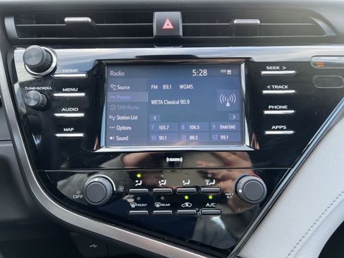 Used 2020 Toyota Camry LE FWD image 18