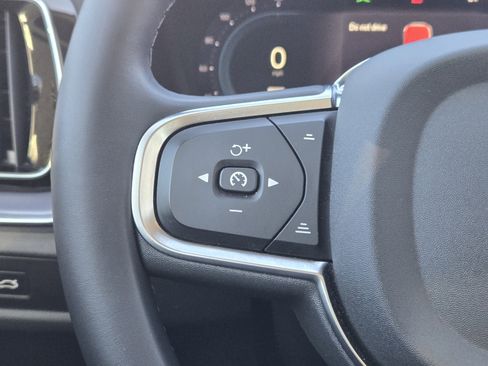 Used 2024 Volvo S60 B5 Core image 28