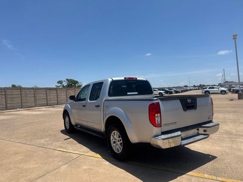 Used 2017 Nissan Frontier SV RWD image 15