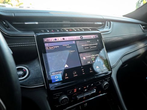 Used 2022 Jeep Grand Cherokee L Overland image 23