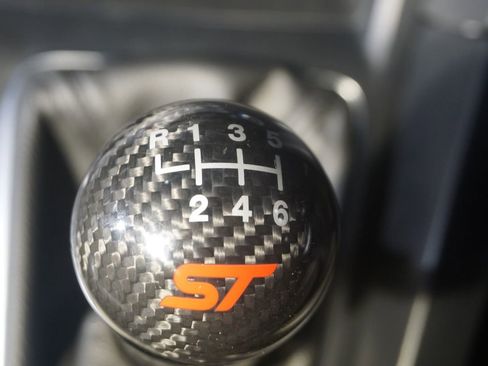 Used 2016 Ford Focus ST w/ Equipment Group 401A image 19