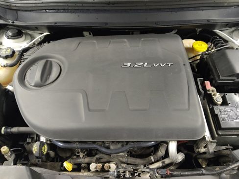 Used 2014 Jeep Cherokee Limited w/ Technology Group image 30