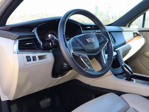 Used 2017 Cadillac XT5 Premium Luxury image 14