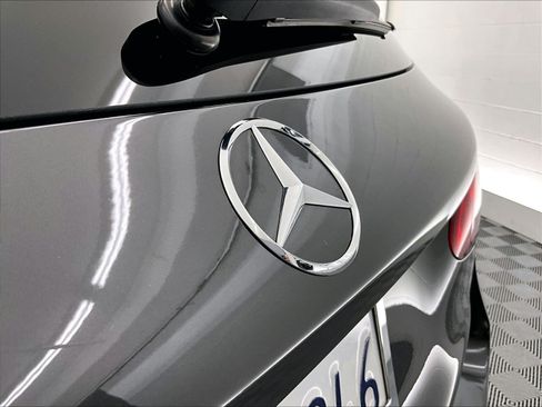 Used 2022 Mercedes-Benz GLC 300 image 32
