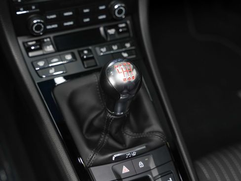 Used 2022 Porsche 718 Boxster RWD image 43