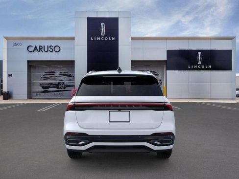 New 2026 Lincoln Nautilus Reserve image 5